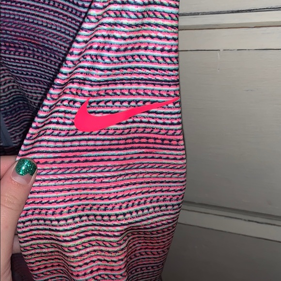 Nike Pullover - Picture 2 of 3